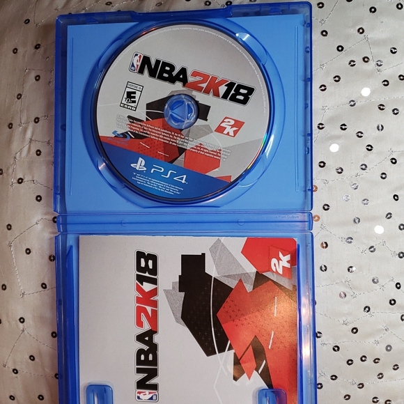 Nba 2K18 Legend Edition- PS4 - used - Picture 3 of 3